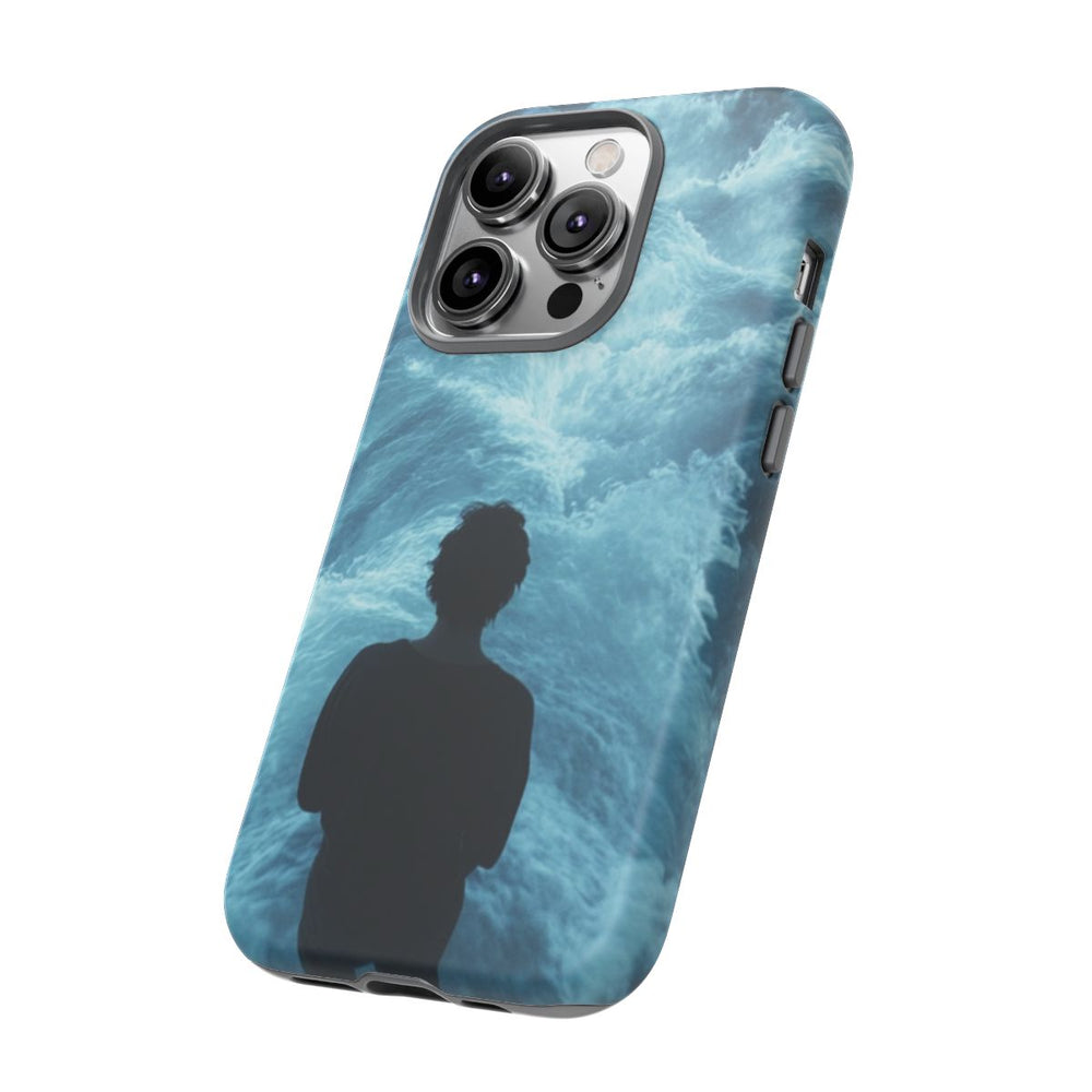 Persoon Staand Tussen Kolkende Watergolven