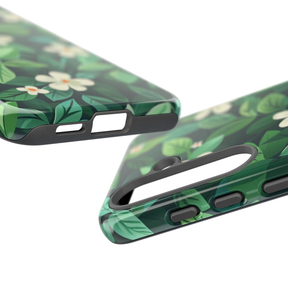 Groene Bladeren en Witte Bloemenpatroon