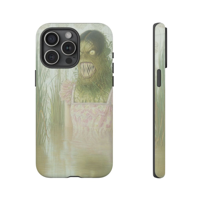 Groen Monster in Roze Jurk tussen Riet