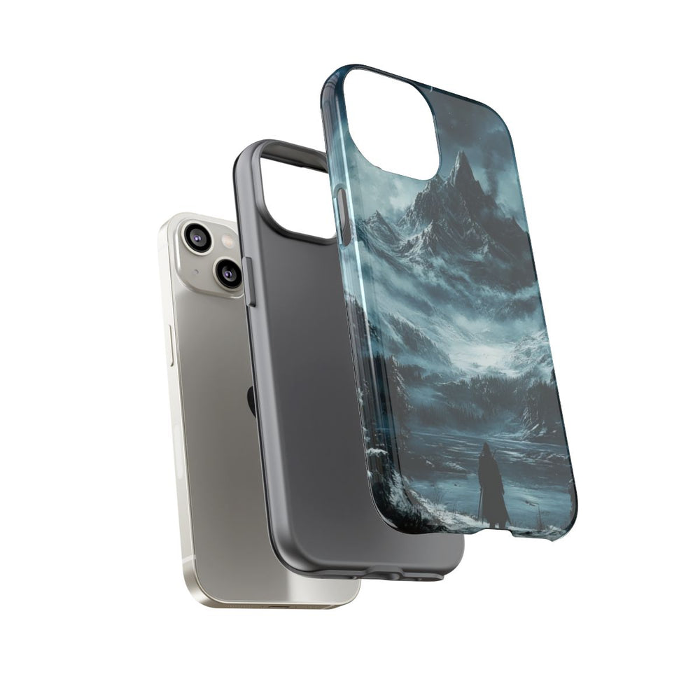 Mysterieus Berglandschap met Eenzame Wandelaar