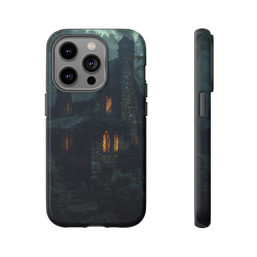 Gotisch Stenen Huisje in Mistig Bos